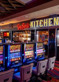 Berbagai batas meja Texas Poker di nagacuan mulai dari micro hingga high-roller